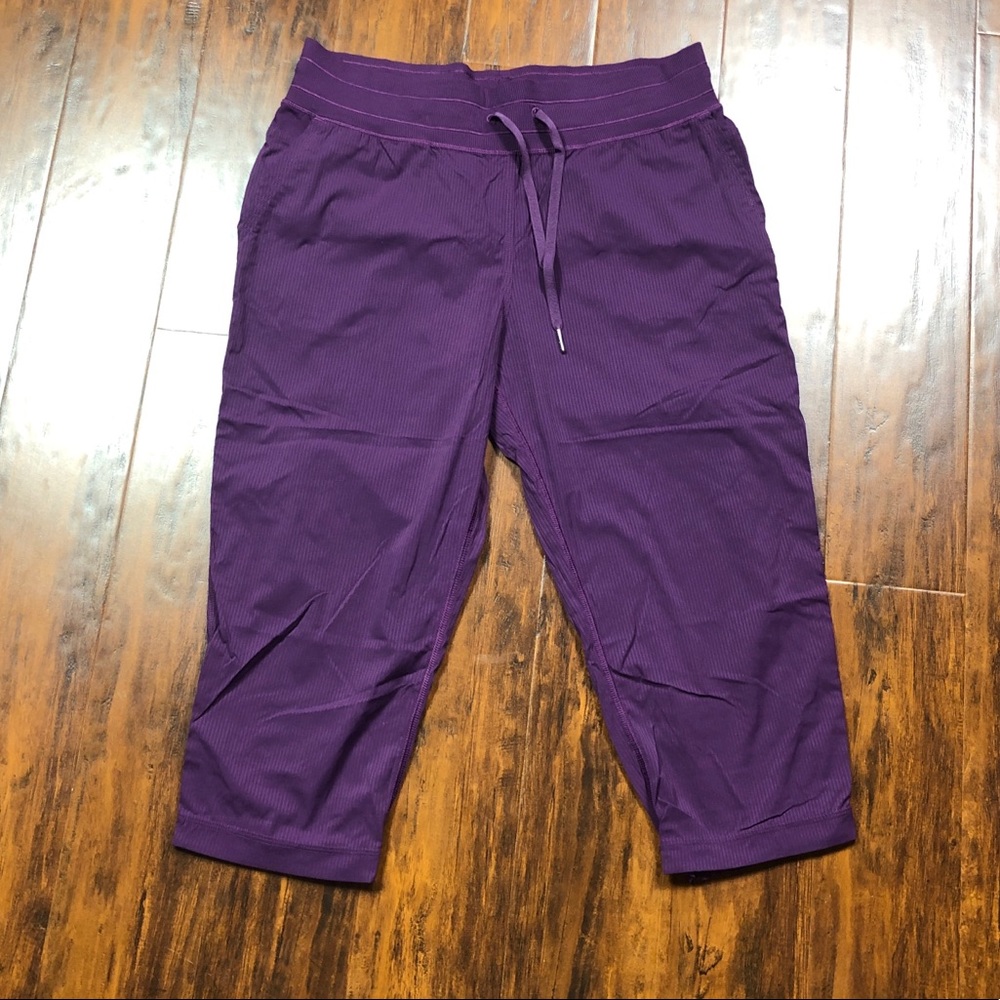 Lululemon dance studio crop pants
